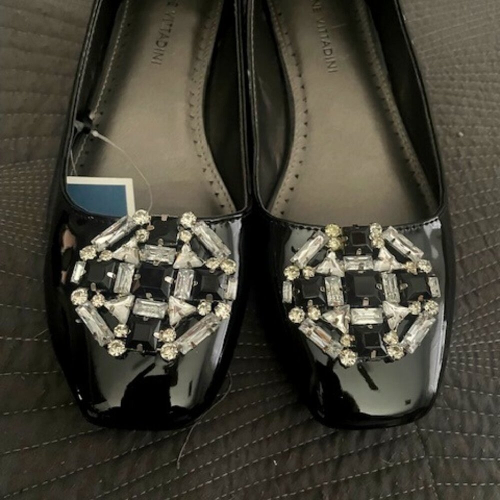 Adrienne Vittadini size 7, new black patent leather flats